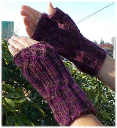 Elegant Ribbed Mitts