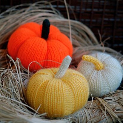 3 halloween pumpkins