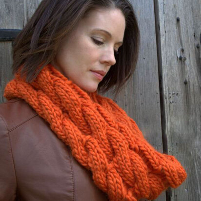Cable Drop Stitch Cowl in Plymouth Yarn Galway Roving - F591