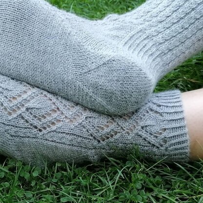 Lace diamonds socks trio