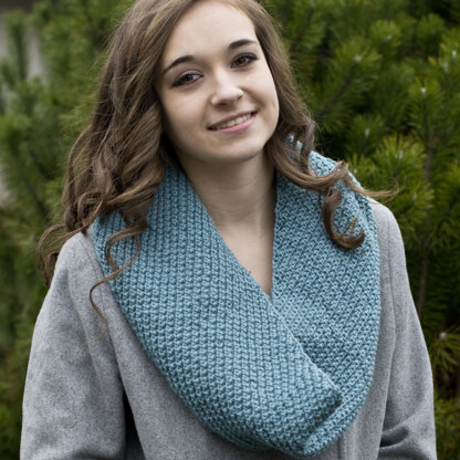 Groovin’ Cowl in Cascade 220 Superwash Aran - A208 - Downloadable PDF