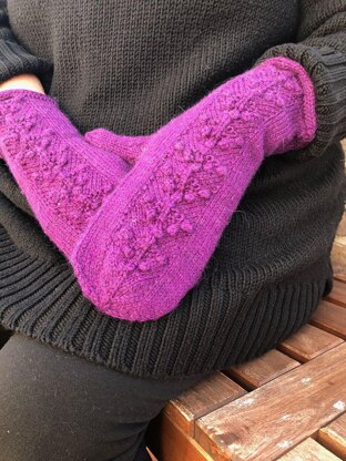 Boysenberry Mittens