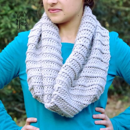 Knit-Look Crochet Cowl