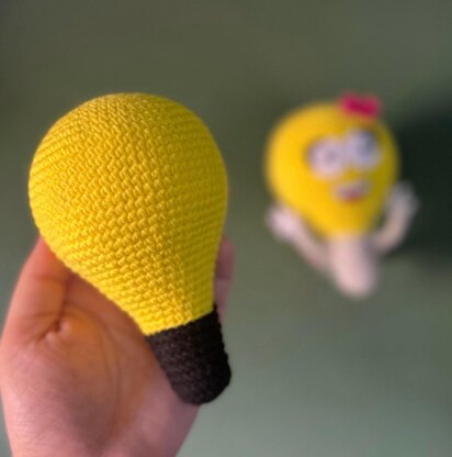 Glowy Bulb Amigurumi