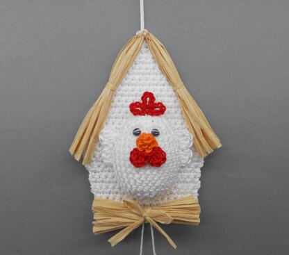 Hanging decoration chicken house - simple from scraps of yarn