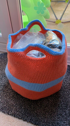 Stash Basket in Bernat Blanket