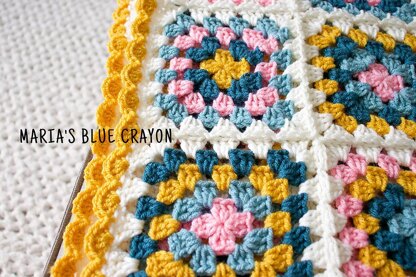 Super Bulky Crochet Blanket pattern by Maria's Blue Crayon