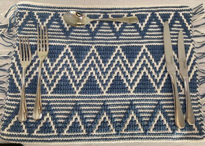 Nandi Mosaic Crochet placemat / runner