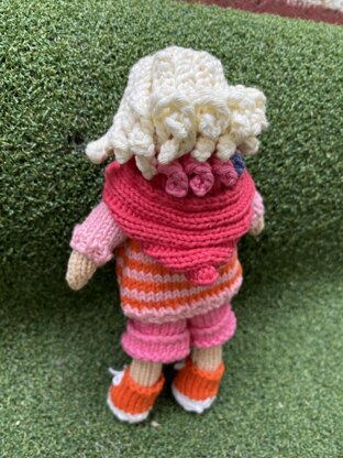 Enid doll knitting pattern