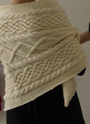 Raquel - aran wrap