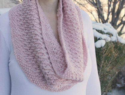 Twisted Love Cowl