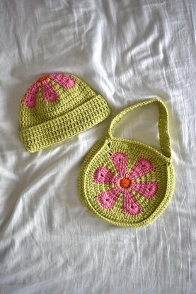 Crochet mini flower bag