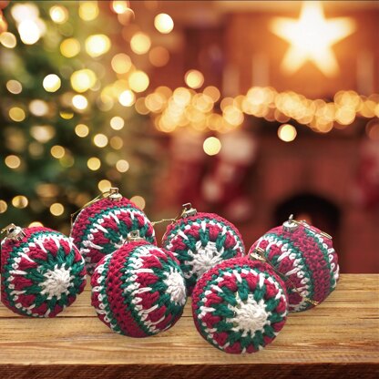 Crochet Christmas bauble