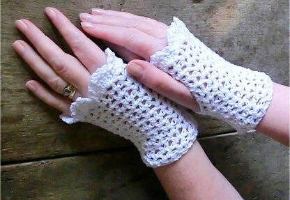 Crochet Pattern for Summer Party Cuff