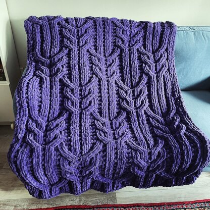 Chunky Woven Staghorn Cable Blanket