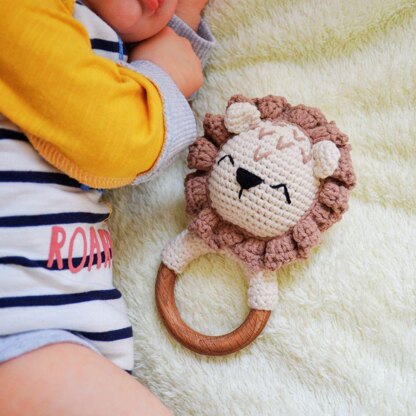 Lion baby rattle amigurumi
