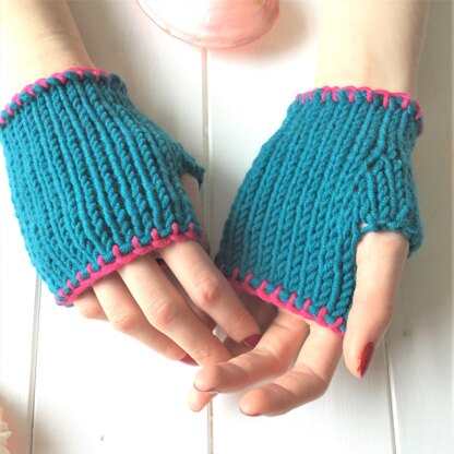 Bronnie Fingerless mitts