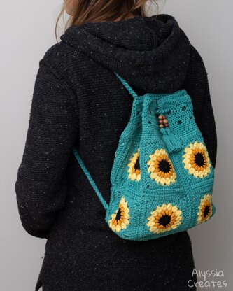 Just finished my crochet backpack 😊 : r/somethingimade