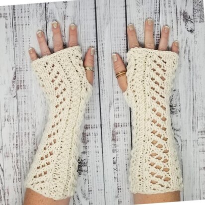 Cable Lace Gloves