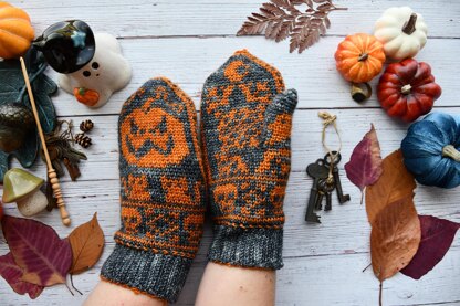 Pumpkins and Cats Mittens