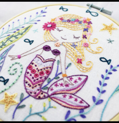 Un Chat Dans L'Aiguille Marjolaine the Little Mermaid Embroidery Kit