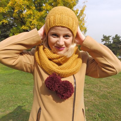 Iskra Set Hat and Oversized Cowl