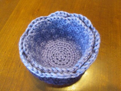 Candy Bowl (from scrap yarn)