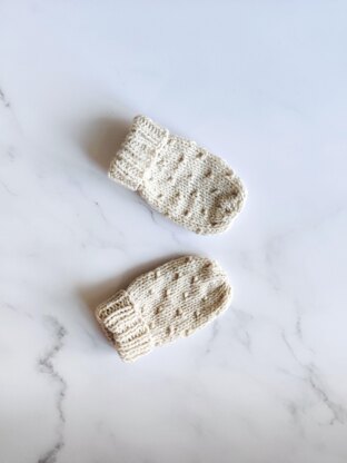 Broadstairs Dot Mittens for baby