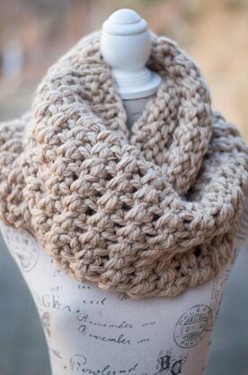 Antheia Chunky Infinity Scarf