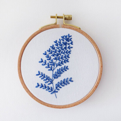 Tamar Blue Leaves Printed Embroidery Kit - 4in