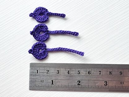 Crochet white vine pattern