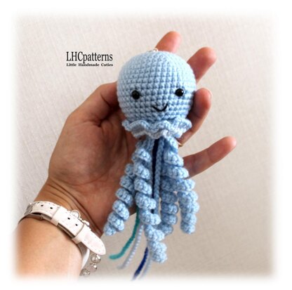 Jellyfish Keychain / Charm Crochet Pattern