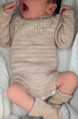 Little Leaf Onesie - Pdf & Video tutorial