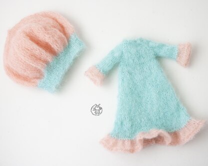 Mint and rose outfit for doll knitted flat