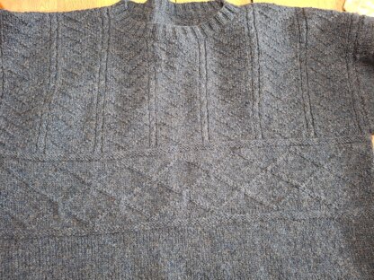 RHUE, a woollen pullover for ladies and men
