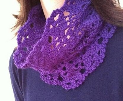 Jennifer - floral lace cowl