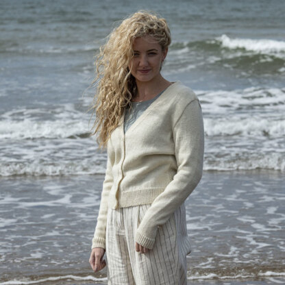 Eartha Bee Cardigan in The Fibre Co. Cumbria Fingering - Downloadable PDF