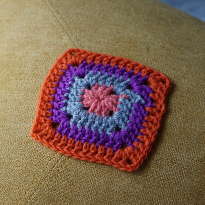 Solid Granny square pattern