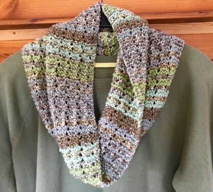 Ava Lace Infinity Scarf in King Cole Drifter DK