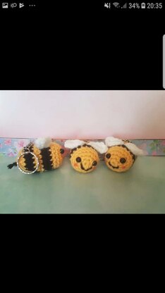 Bumble bee keychain