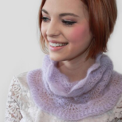 Feathers and Fans Cowl