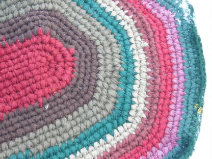 T-shirt rugs to knit or crochet