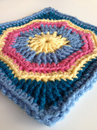 100 Bright and Colourful Granny Squares to Mix and Match