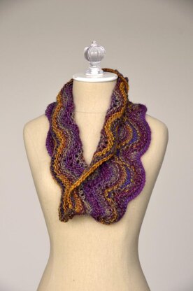 Wave Cowl in Universal Yarn Classic Shades Metallic - 996 PDF