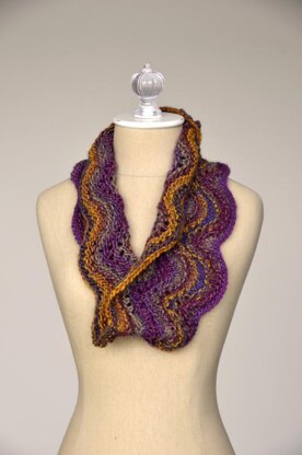 Wave Cowl in Universal Yarn Classic Shades Metallic - 996 - Downloadable PDF