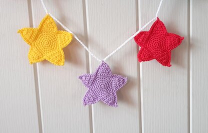 Super Simple Star Garland