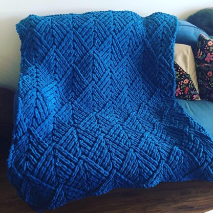 Art Deco Fish Scale Blanket Knitting pattern by ilovemyblanket