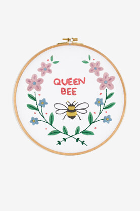 Queen Bee in DMC - PAT0447 -  Downloadable PDF