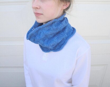 Little Leaf Cowl