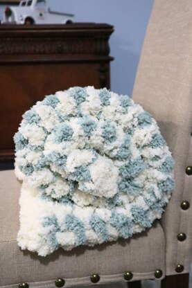 Quick and Easy Fluffy Throw Blanket